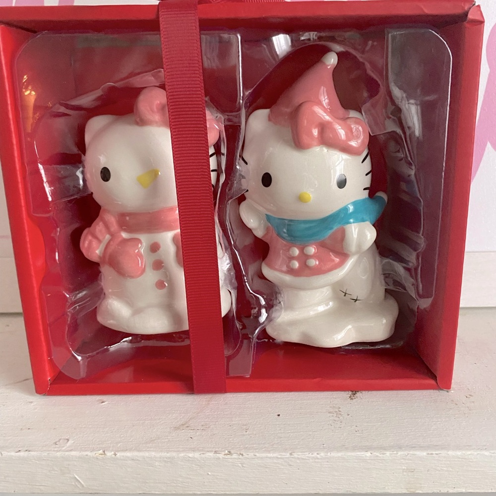 Hello Kitty & Friend Salt & Pepper shaker